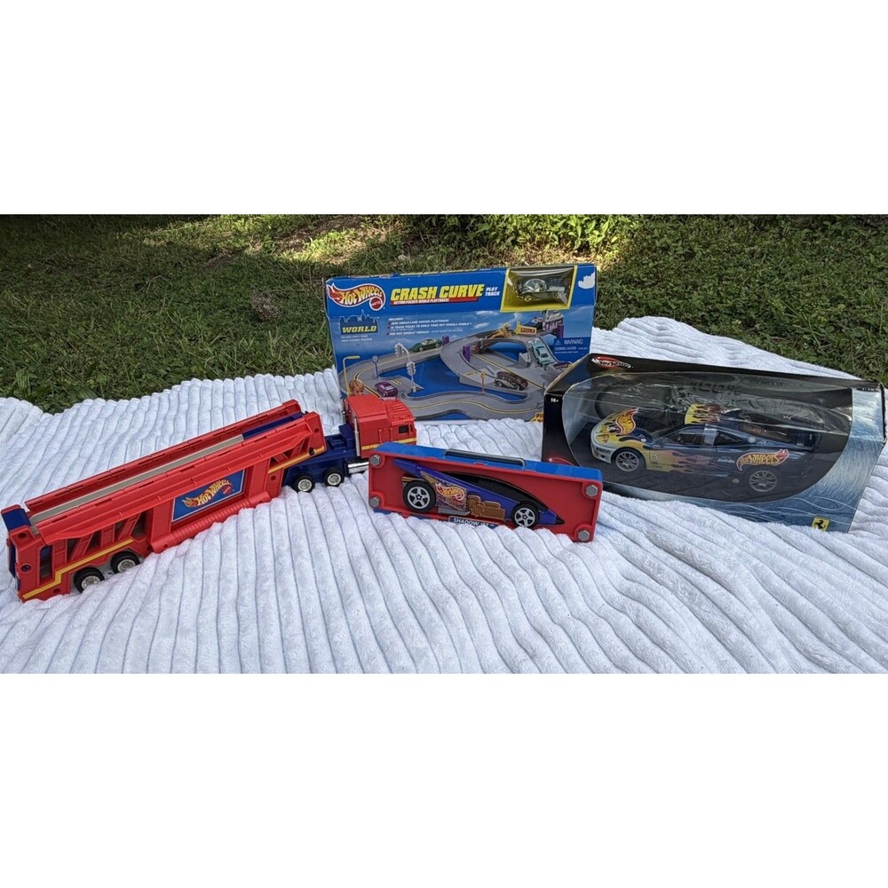 Hot Wheels Lot Of 4- Vint 1986 Semi Car Hauler(read Disc) NIB Ferrari And Track